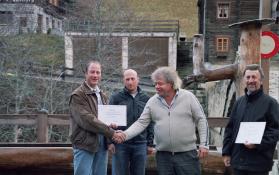 Übergabe Gutscheine - durch Köbi Auer - 2006